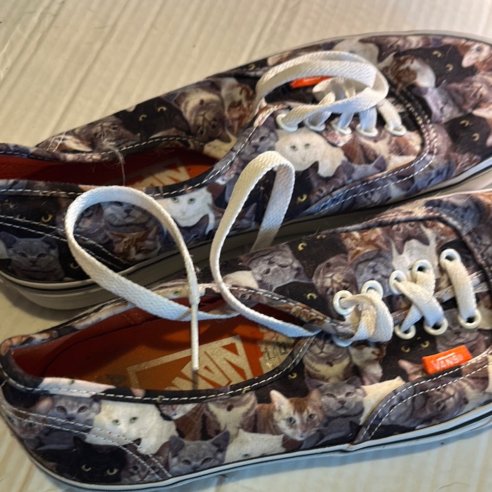 Vans  Cat Print Sneakers - Black and White